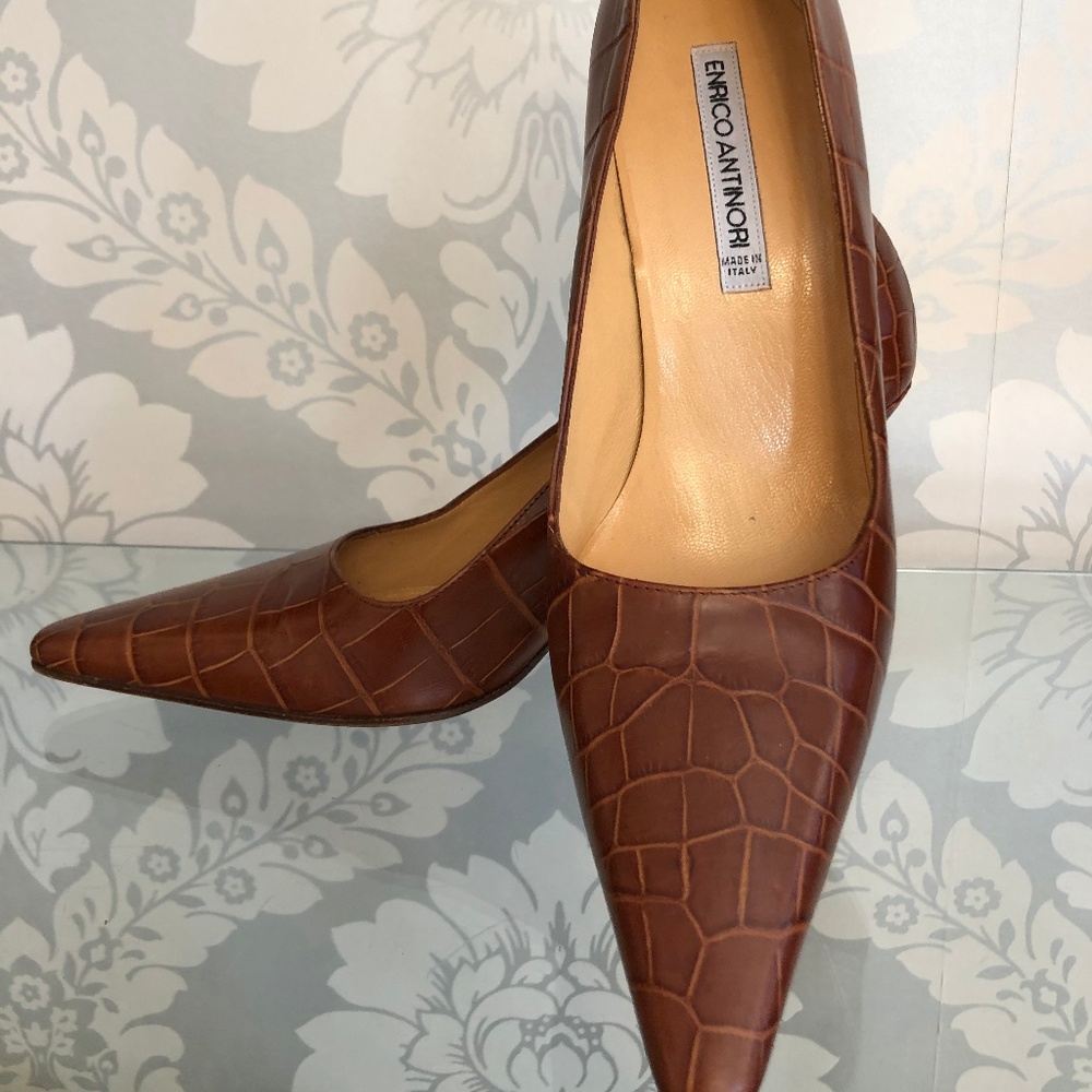 ENRICO ANTINORI Brown Leather Croc Print Pump